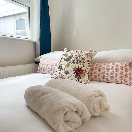 134 Kilburn Road Apartment Londra Dış mekan fotoğraf